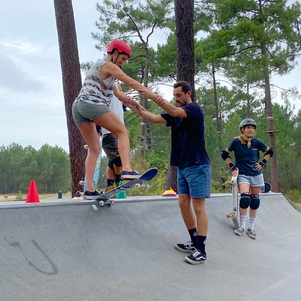 premières sensations en skateboard à Lacanau